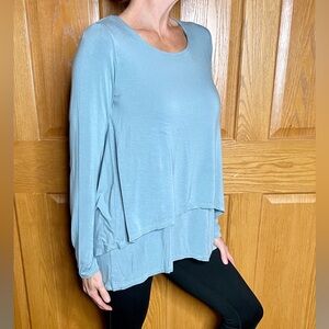 SOFT SURROUNDINGS TIERED SLATE BLUE LONG SLEEVE STRETCHY TOP SIZE XS